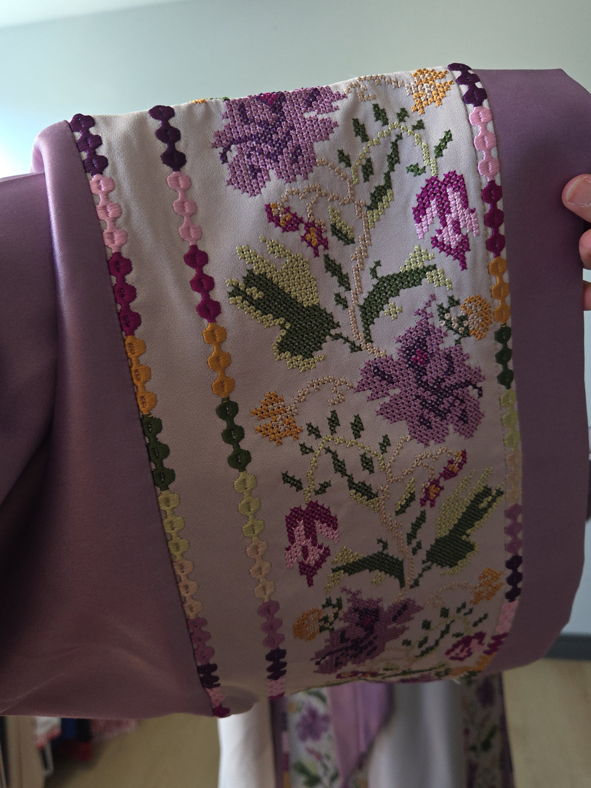 The Lelia Thobe - Luxurious | Lilac & Beige | Palestinian Tatreez Thobe/Dress