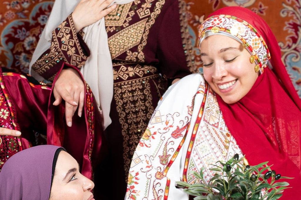 The Lamees Thobe - Bridal White and Burgundy Traditional Full tatreez Back and Front Thobe With Matching Head Veil