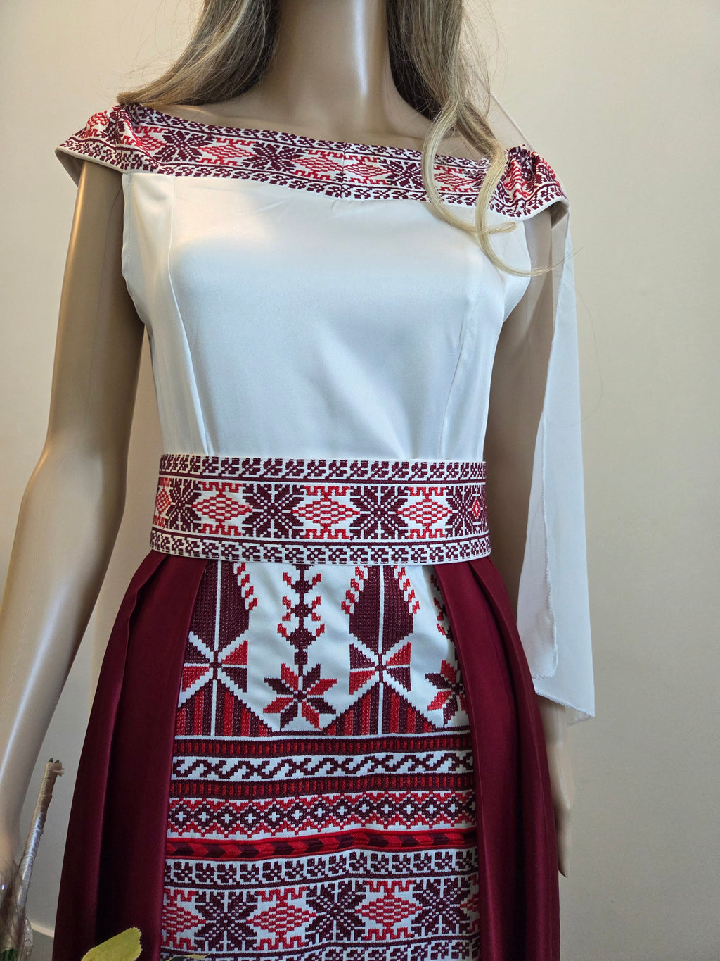 'The Yaffa Thobe - Burgundy and White Bridal sleeveless Off Shoulder Long Train Thobe Dress
