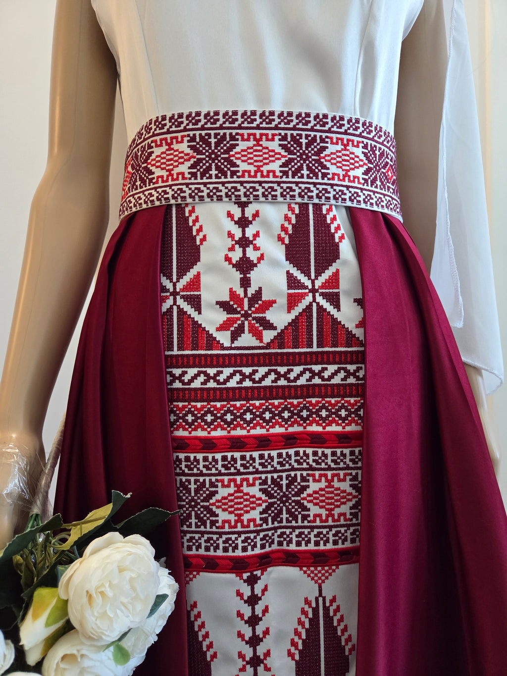 'The Yaffa Thobe - Burgundy and White Bridal sleeveless Off Shoulder Long Train Thobe Dress