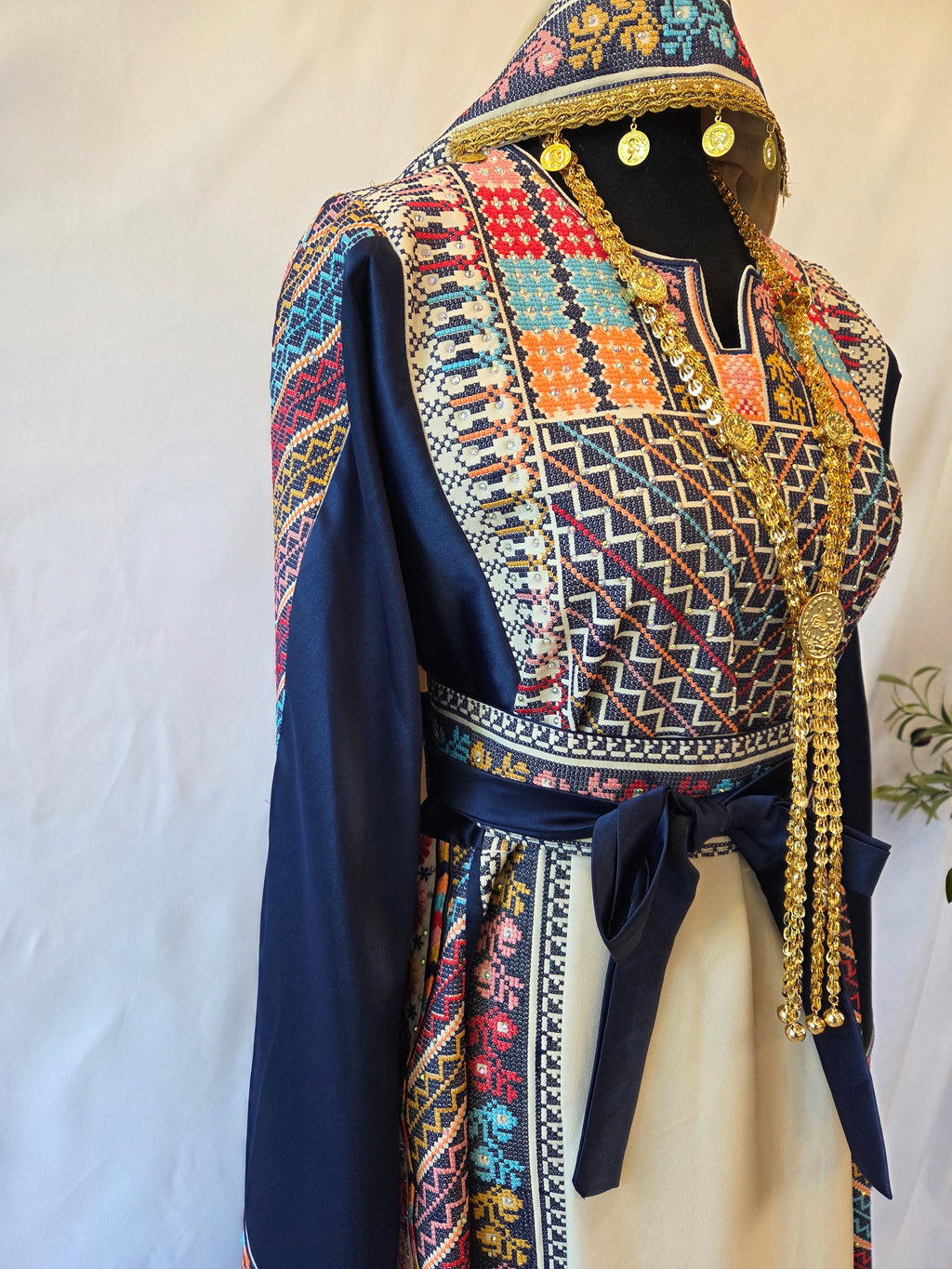 The Naya Thobe - Luxurious | Blue & White