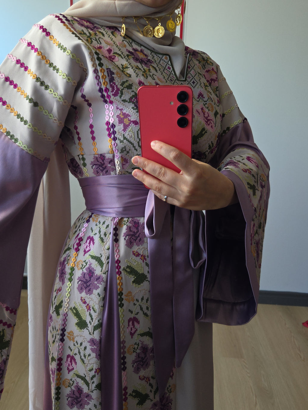 The Lelia Thobe - Luxurious | Lilac & Beige | Palestinian Tatreez Thobe/Dress